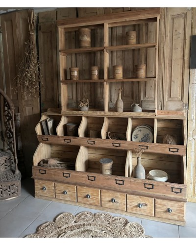 Ancien meuble de grainetier