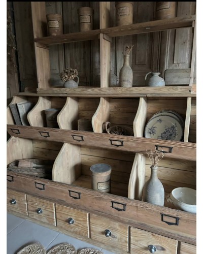 Ancien meuble de grainetier