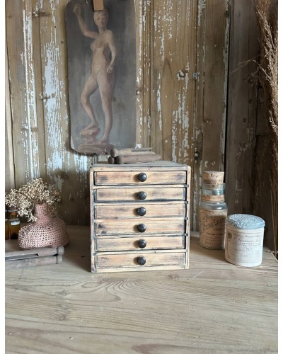 Ancienne petite layette de bijoutier
