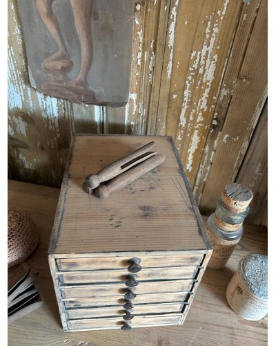 Ancienne petite layette de bijoutier