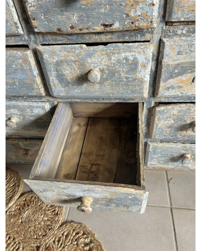 Ancien meuble d'atelier