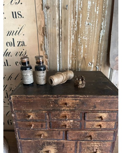 Ancienne layette d'horloger