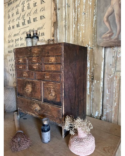 Ancienne layette d'horloger