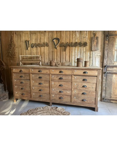 Ancien comptoir de mercerie