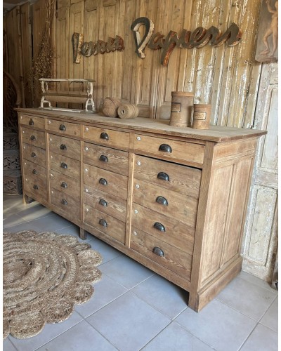 Ancien comptoir de mercerie