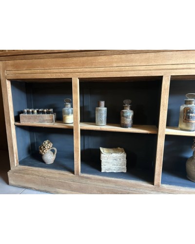 Ancien comptoir de mercerie