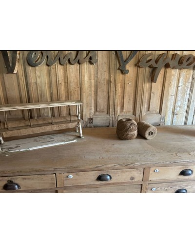 Ancien comptoir de mercerie