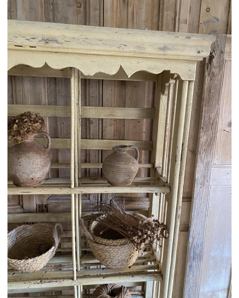 Étagère de type boulangerie en fer peint façon ancien - Ameublement