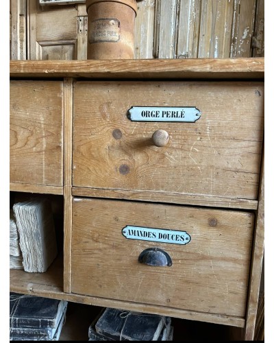 Meuble de métier , meuble à tiroirs avec plaques émaillées