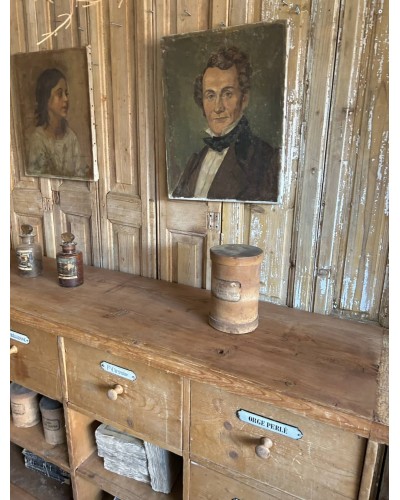 Meuble de métier , meuble à tiroirs avec plaques émaillées