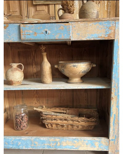 Ancien comptoir de commerce à la superbe patine