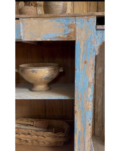 Ancien comptoir de commerce à la superbe patine