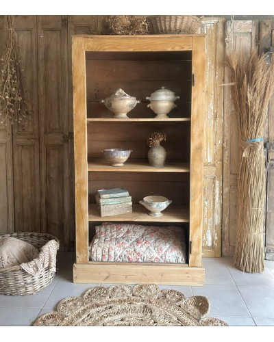 Ancienne bonnetière en bois
