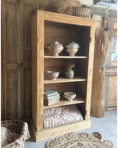 Ancienne bonnetière en bois