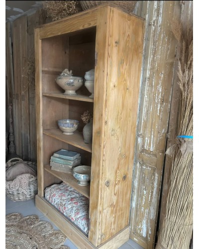 Ancienne bonnetière en bois