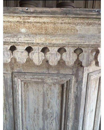 Ancien comptoir de commerce en bois patiné
