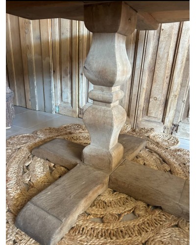 Ancienne table ronde en chêne massif