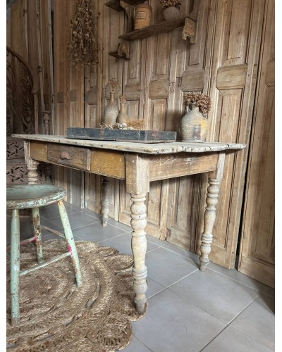Petite table de ferme