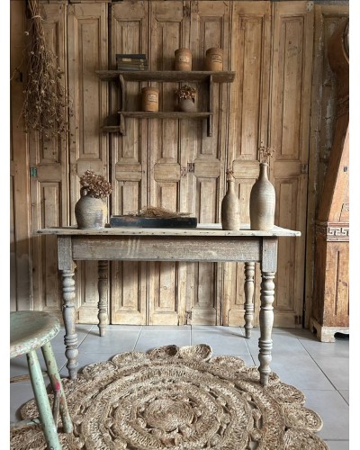 Petite table de ferme
