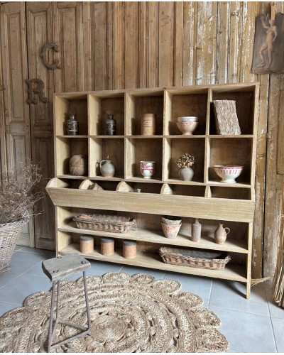 Ancien meuble d'épicerie