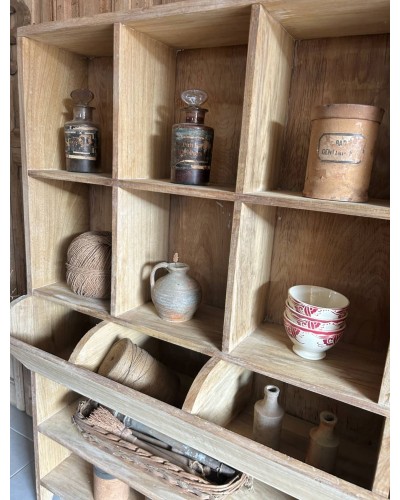 Ancien meuble d'épicerie