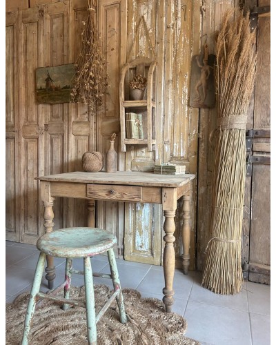 Petite table de ferme en bois naturel