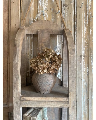 Etagère suspendue en bois brut - authentique et poétique