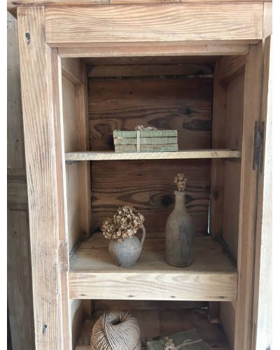 Bonnetiere ancienne en bois avec plaque émaillée