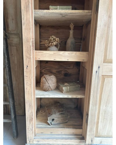 Bonnetiere ancienne en bois avec plaque émaillée