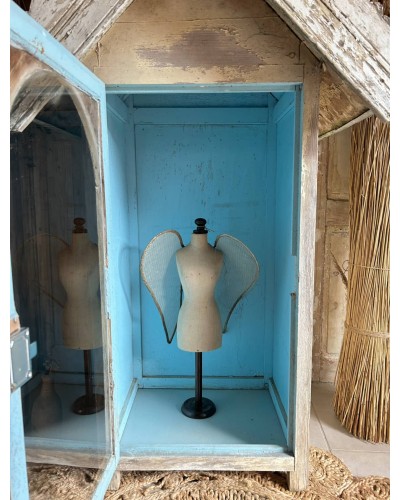 Ancien édicule religieux - Vitrine de dévotion au charme sacré - chapelle