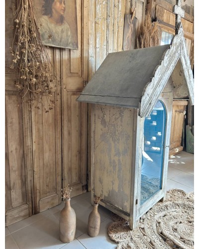 Ancien édicule religieux - Vitrine de dévotion au charme sacré - chapelle