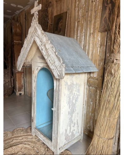 Ancien édicule religieux - Vitrine de dévotion au charme sacré - chapelle