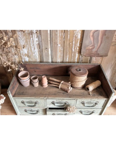 Petit meuble d'atelier