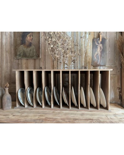Ancien meuble trieur en bois brut