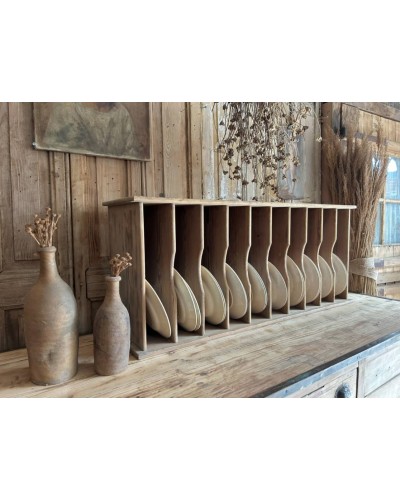 Ancien meuble trieur en bois brut