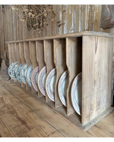 Ancien meuble trieur en bois brut