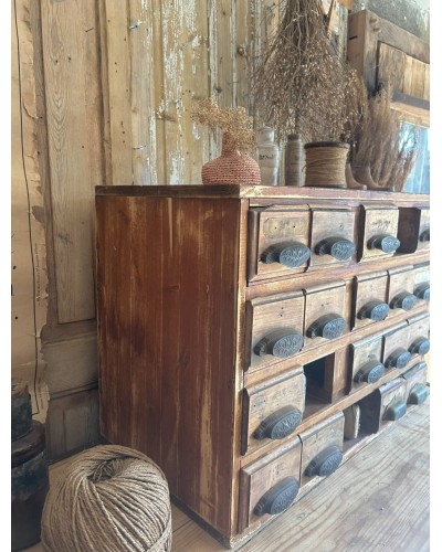 Meuble de métier ancien - pièces d'atelier au charme authentique