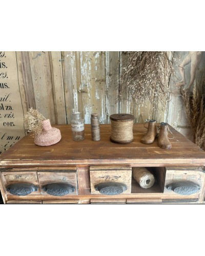 Meuble de métier ancien - pièces d'atelier au charme authentique