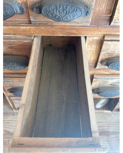 Meuble de métier ancien - pièces d'atelier au charme authentique