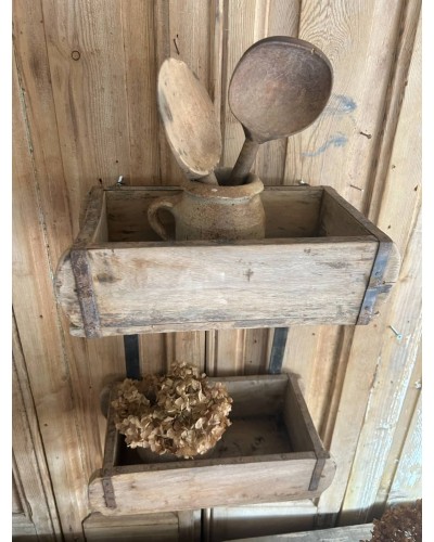 Etagéres murales vintage - anciens moules en bois détournés - modèle 2