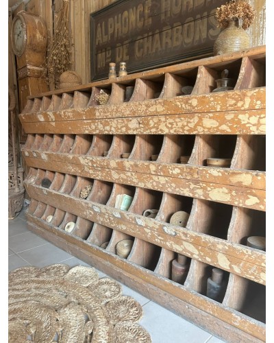 Ancien meuble grainetier patiné