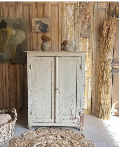 Ancien buffet parisien