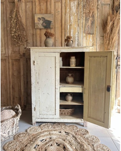 Ancien buffet parisien