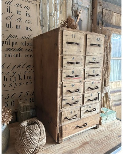 Petit meuble d'atelier en bois