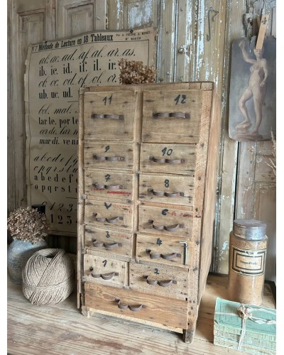 Petit meuble d'atelier en bois