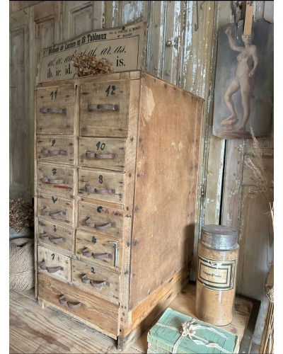 Petit meuble d'atelier en bois