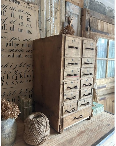 Petit meuble d'atelier en bois