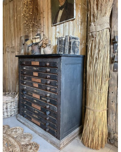 Ancien meuble d'imprimerie