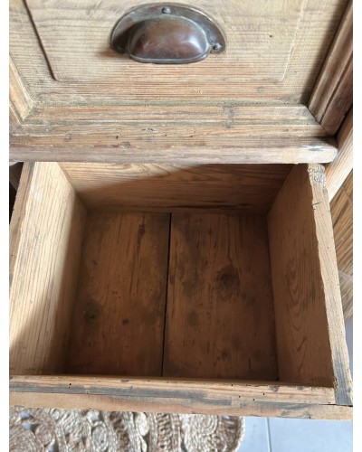 Ancien Meuble de métier en bois - authenticité et caractère