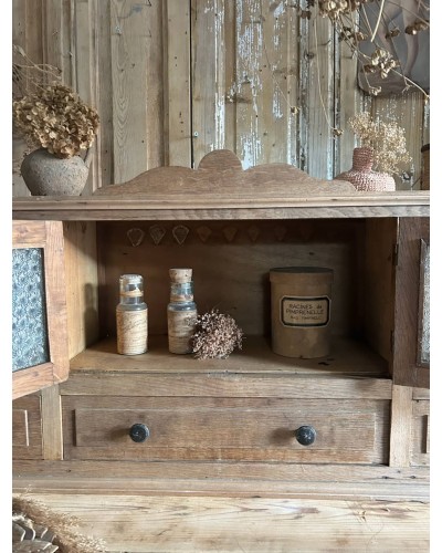 Joli petit meuble portes vitrées et tiroirs